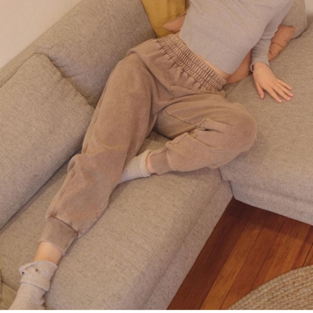 Out from under (UO) Joggers